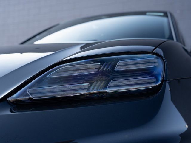 New 2026 Porsche Macan 4 Electric image 11