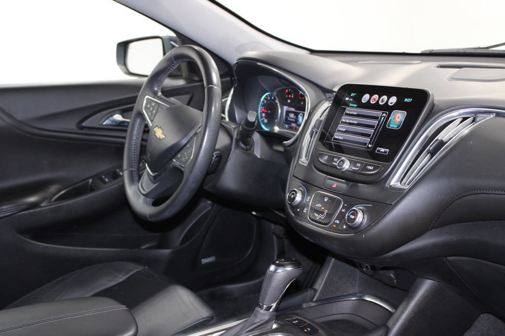 Used 2017 Chevrolet Malibu LT w/ Leather Package FWD image 27