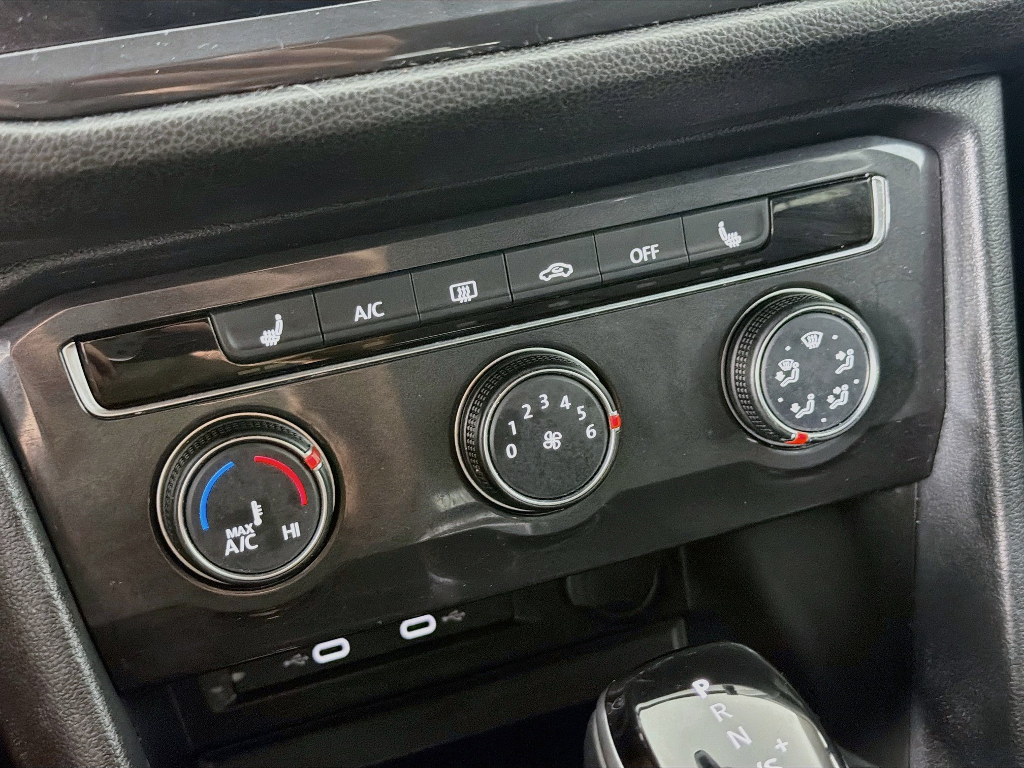 Used 2024 Volkswagen Tiguan Wolfsburg Edition FWD image 23