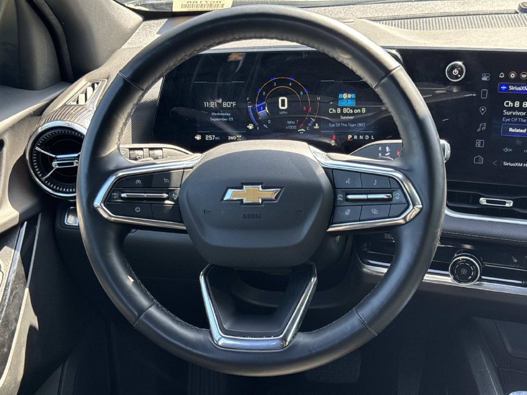 Used 2025 Chevrolet Equinox LT AWD/4WD image 9