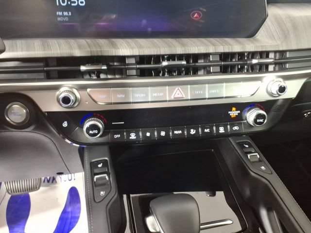 Used 2024 Kia Telluride EX w/ EX Captain's Chair Package AWD/4WD image 23
