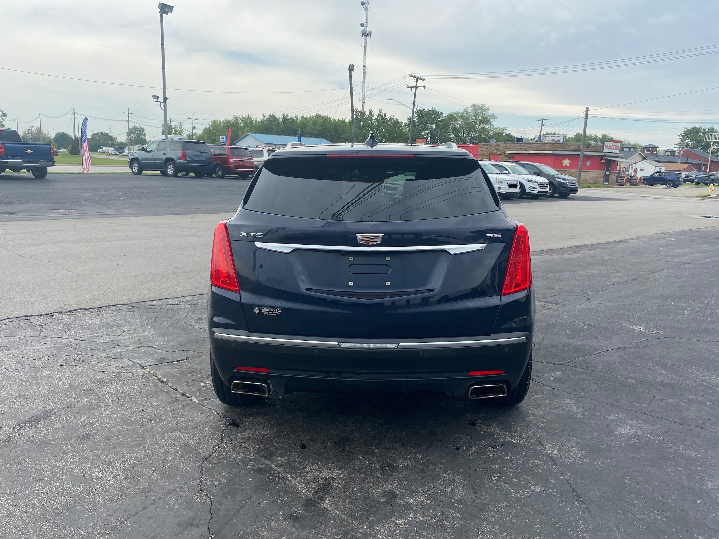 Used 2017 Cadillac XT5 FWD image 6