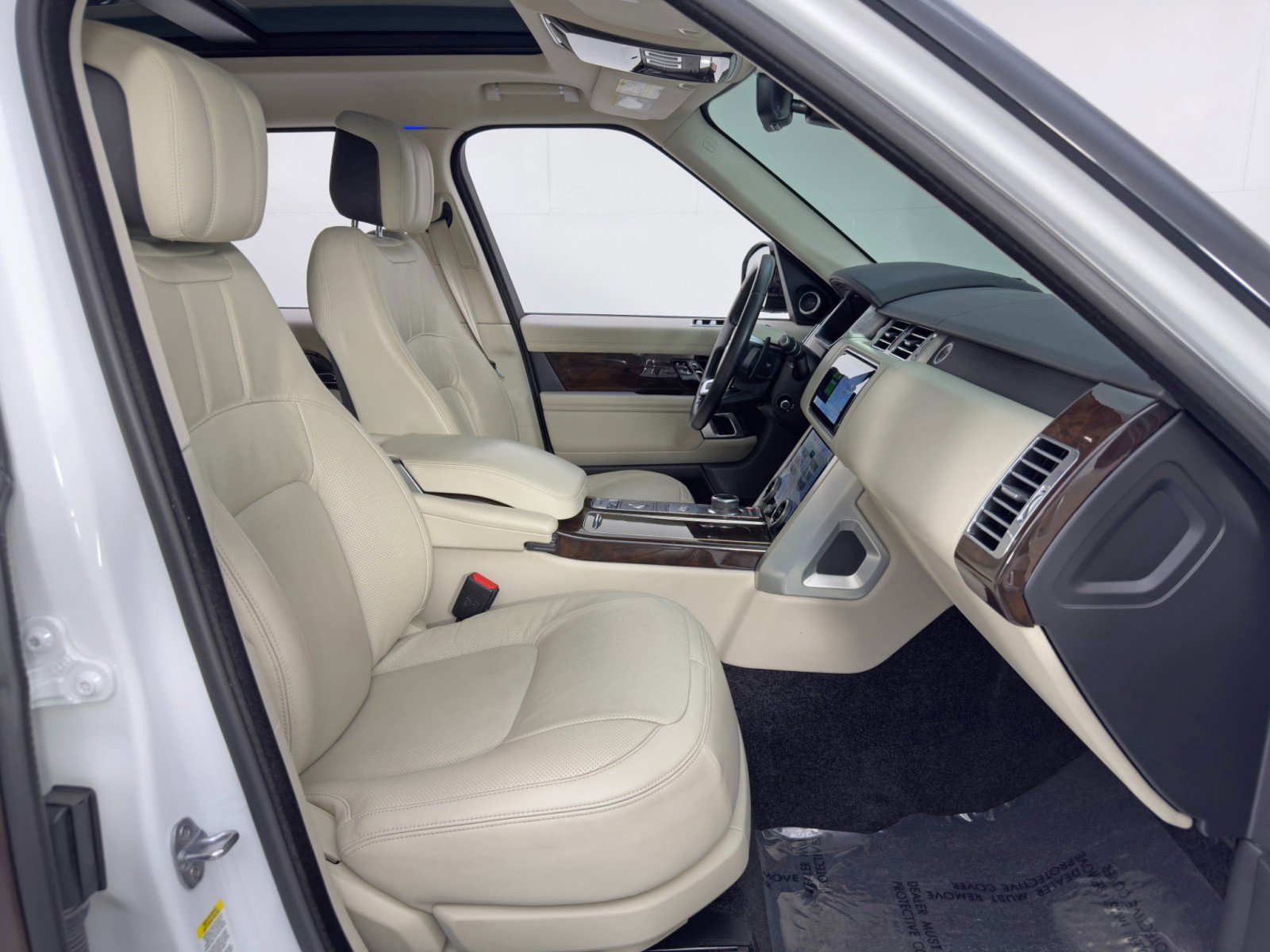 Used 2021 Land Rover Range Rover P525 Westminster Edition image 17