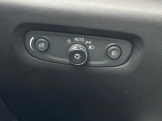 Used 2020 Chevrolet Traverse LT w/ LT Premium Package image 25