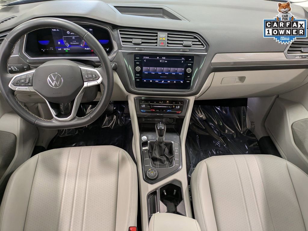 Used 2022 Volkswagen Tiguan SE w/ Panoramic Sunroof Package image 25