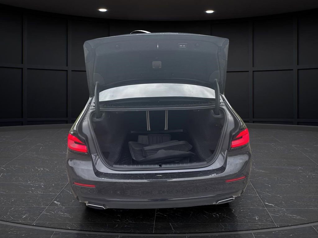 Used 2023 BMW 530i xDrive w/ Premium Package image 16