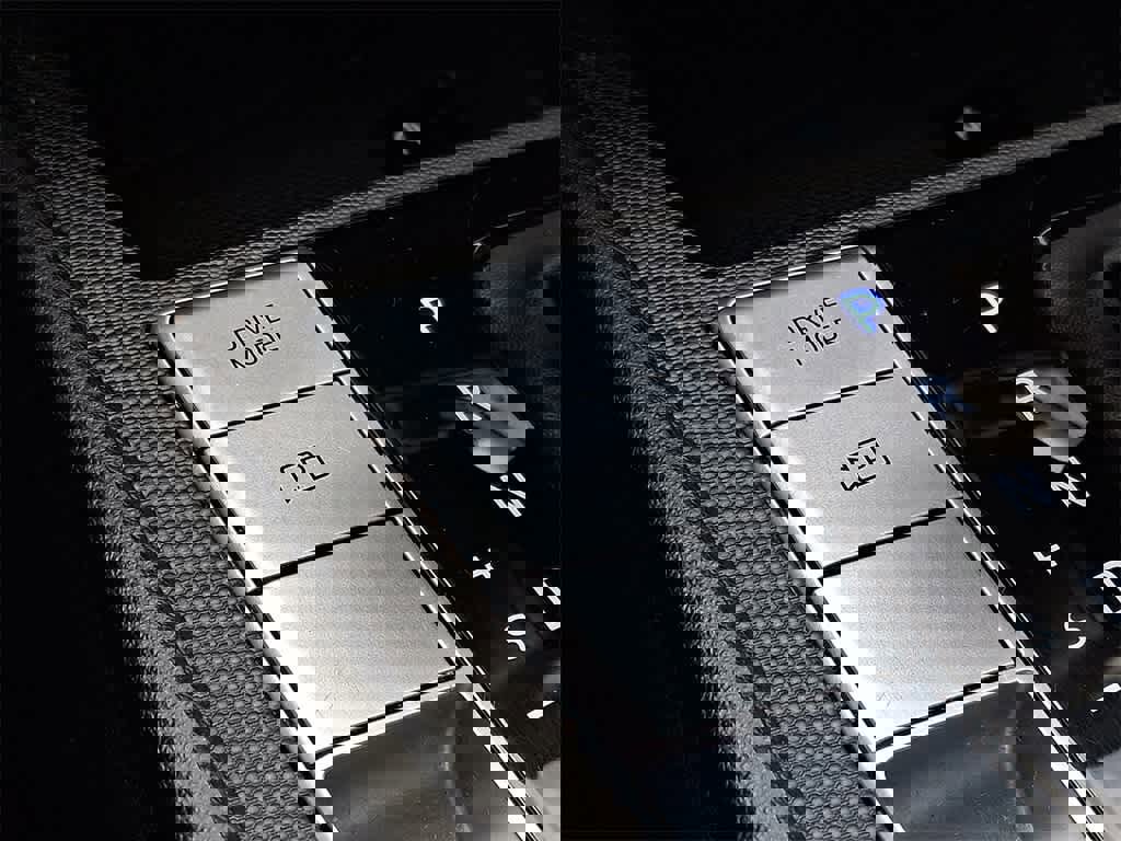 Used 2025 Hyundai Elantra Limited image 22