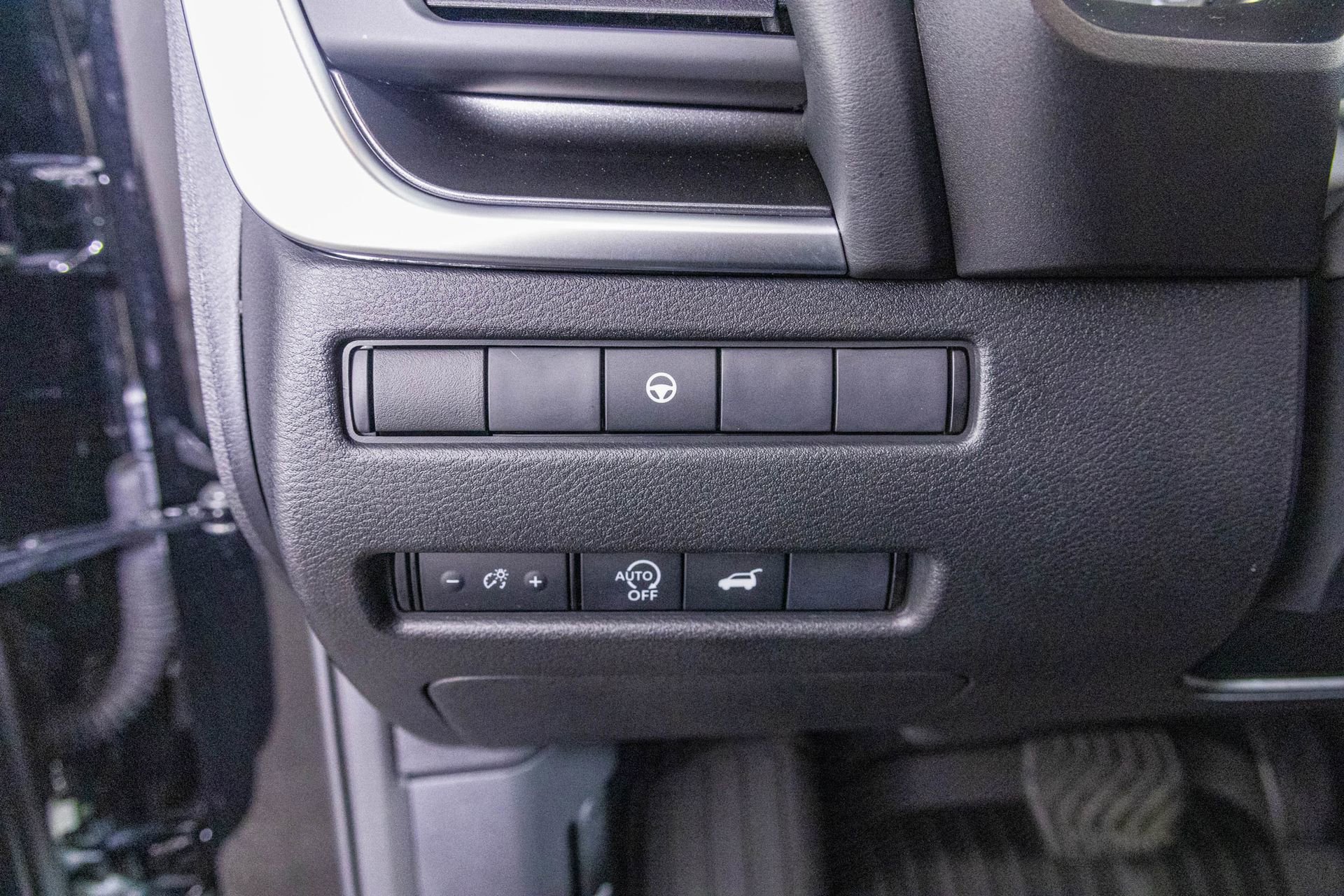 Used 2024 Nissan Rogue SV w/ SV Premium Package image 21