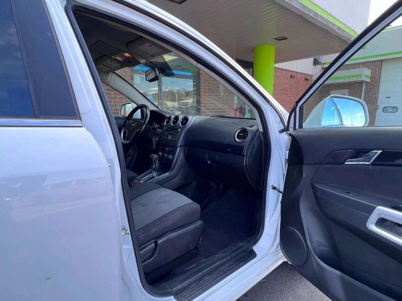 Used 2013 Chevrolet Captiva Sport LT FWD image 17
