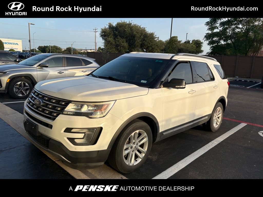 Used 2017 Ford Explorer XLT w/ Equipment Group 202A FWD image 1
