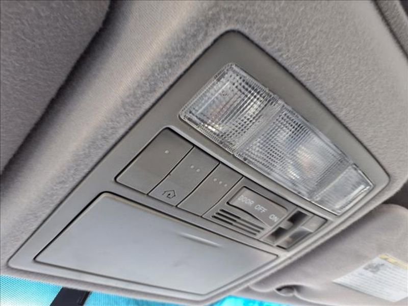 Used 2010 Toyota Camry SE image 23