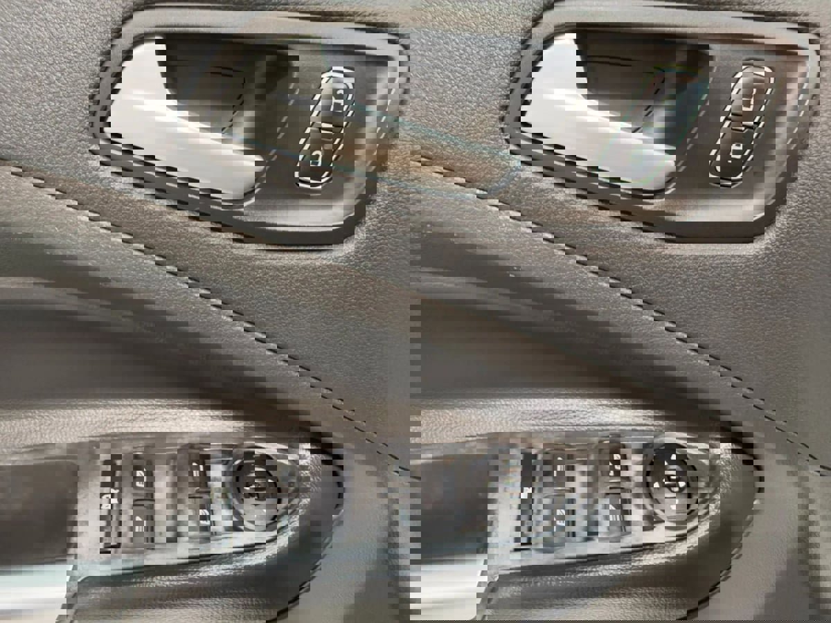 Used 2018 Ford Escape SE image 11
