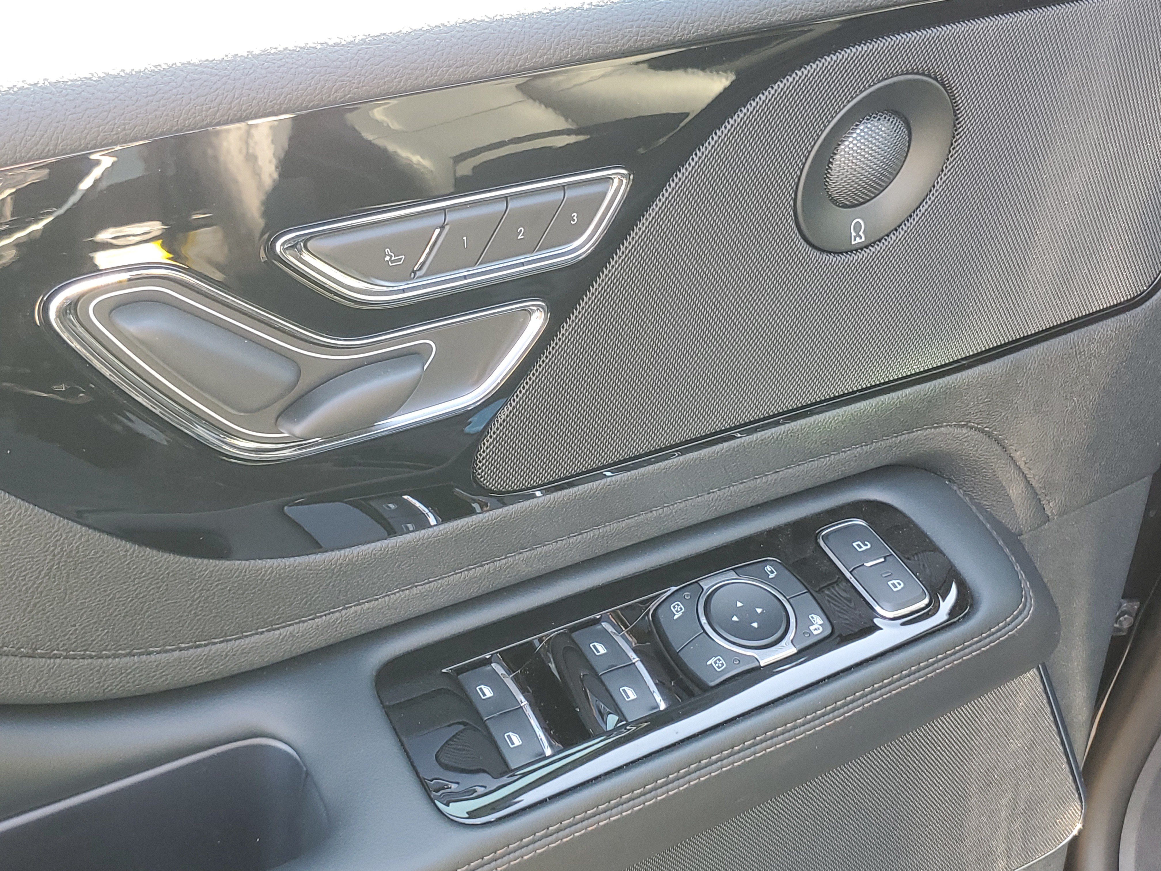 New 2026 Lincoln Aviator AWD image 9