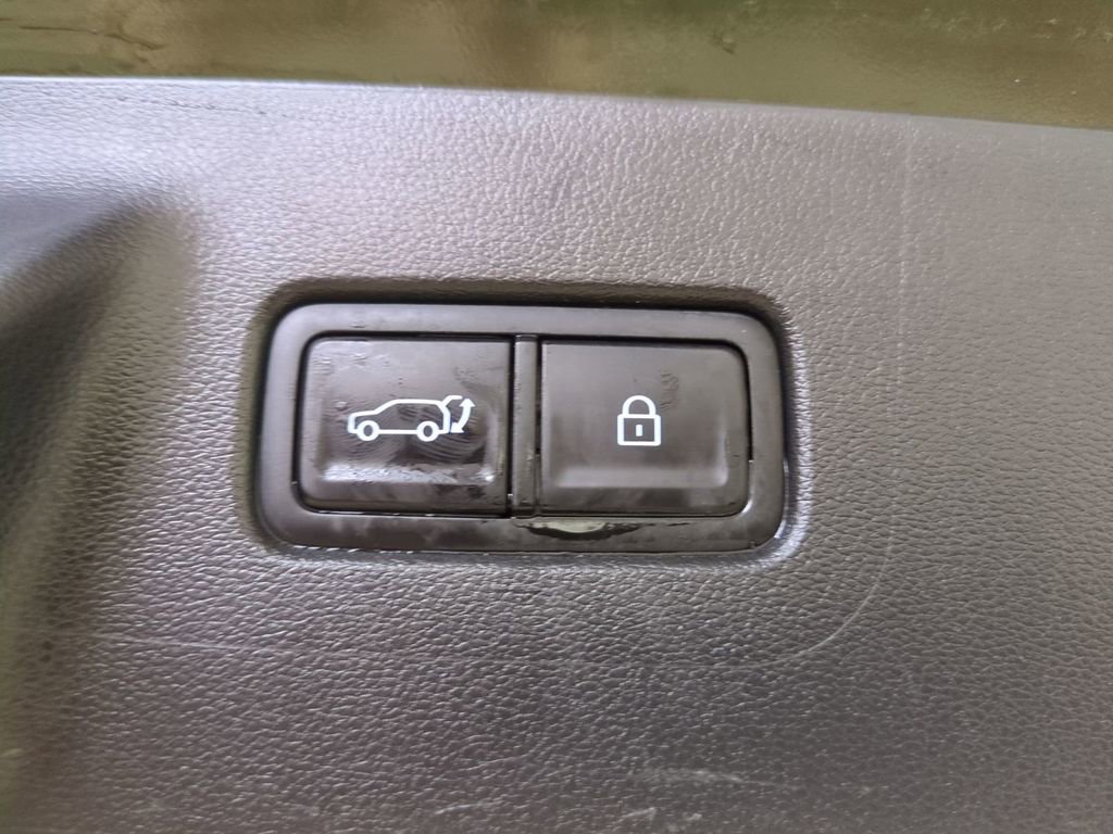 Used 2024 Hyundai Santa Fe Limited image 15