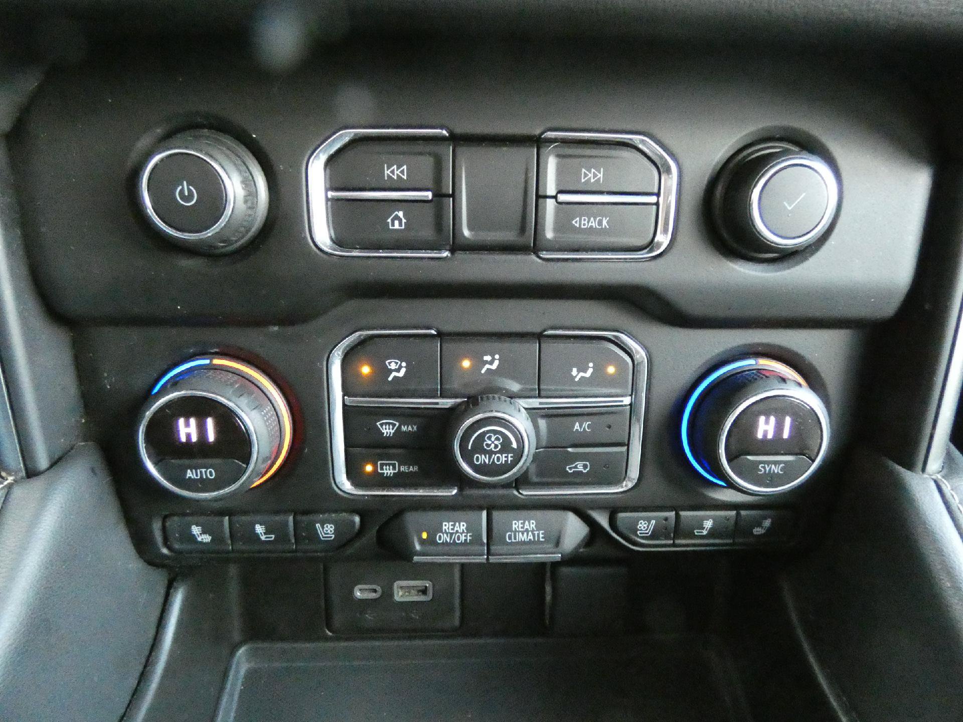 Used 2021 Chevrolet Tahoe Premier AWD/4WD image 24