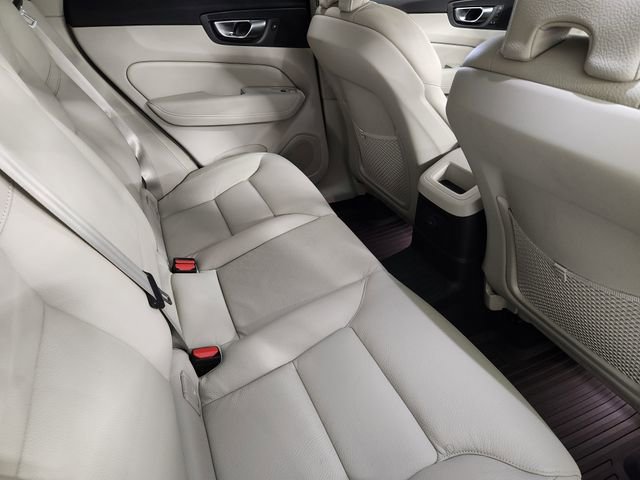 Used 2025 Volvo XC60 T8 Plus w/ Protection Package Premier image 31