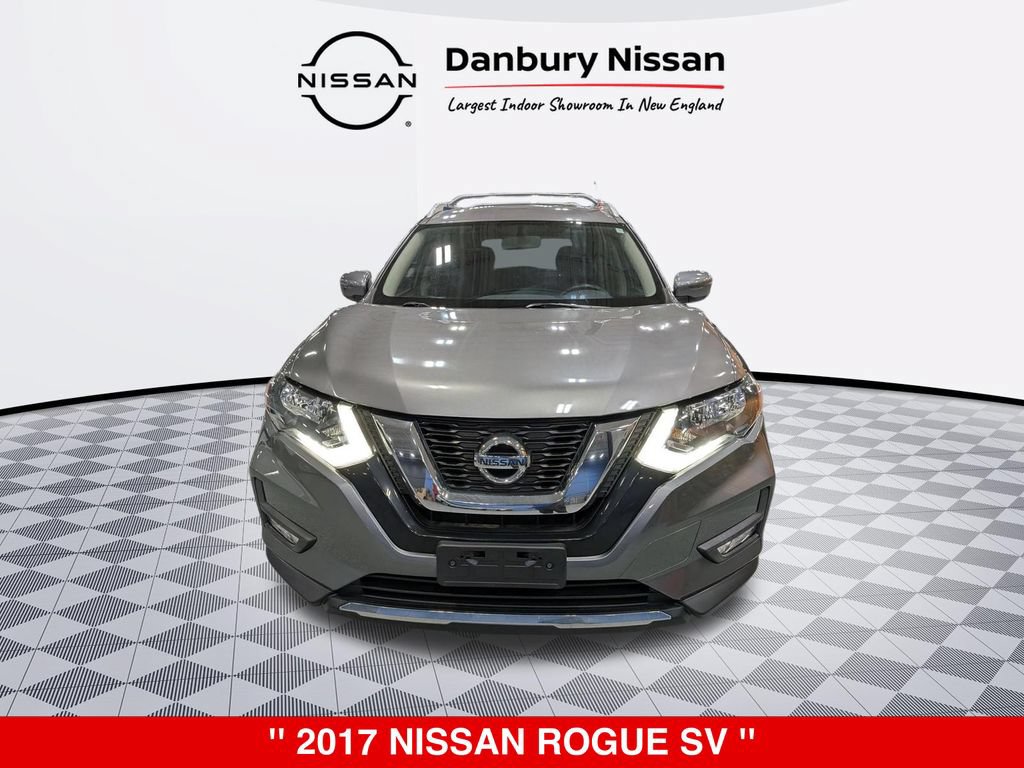 Used 2017 Nissan Rogue SV AWD/4WD image 9