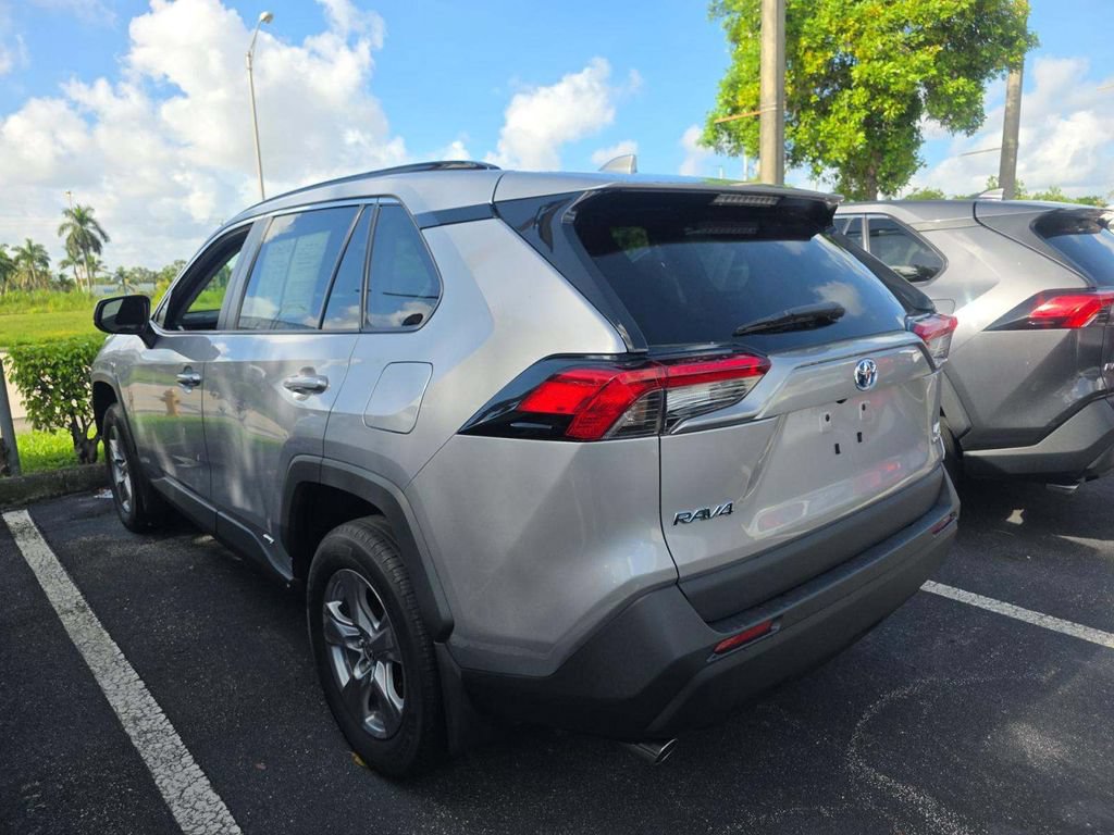 Used 2024 Toyota RAV4 LE AWD/4WD image 5
