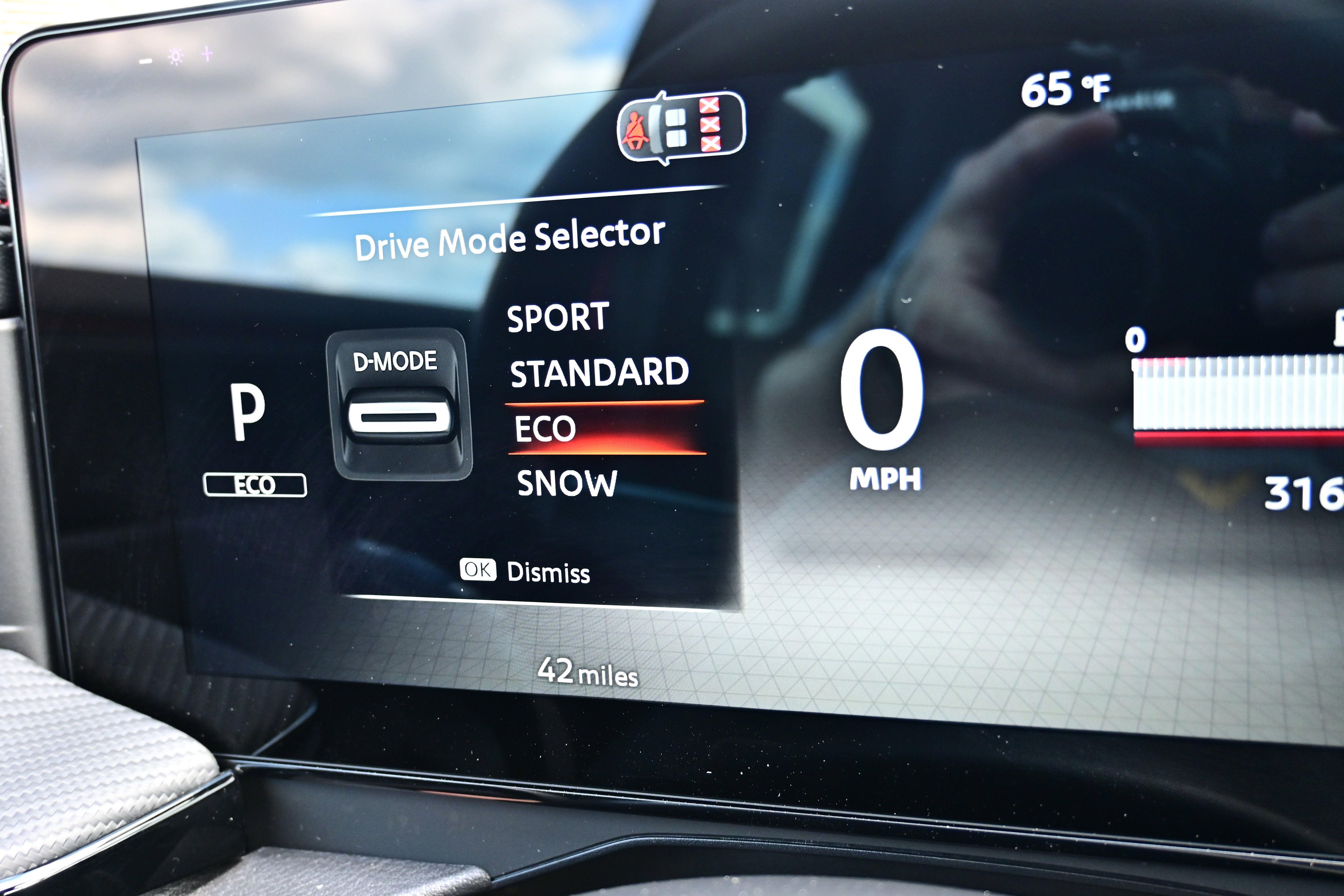 New 2026 Nissan Kicks SR w/ SR Premium Package AWD/4WD image 29