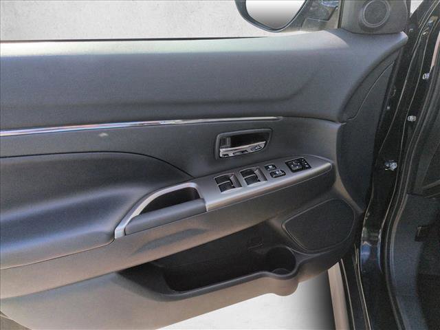 Used 2025 Mitsubishi Outlander Sport SE image 10