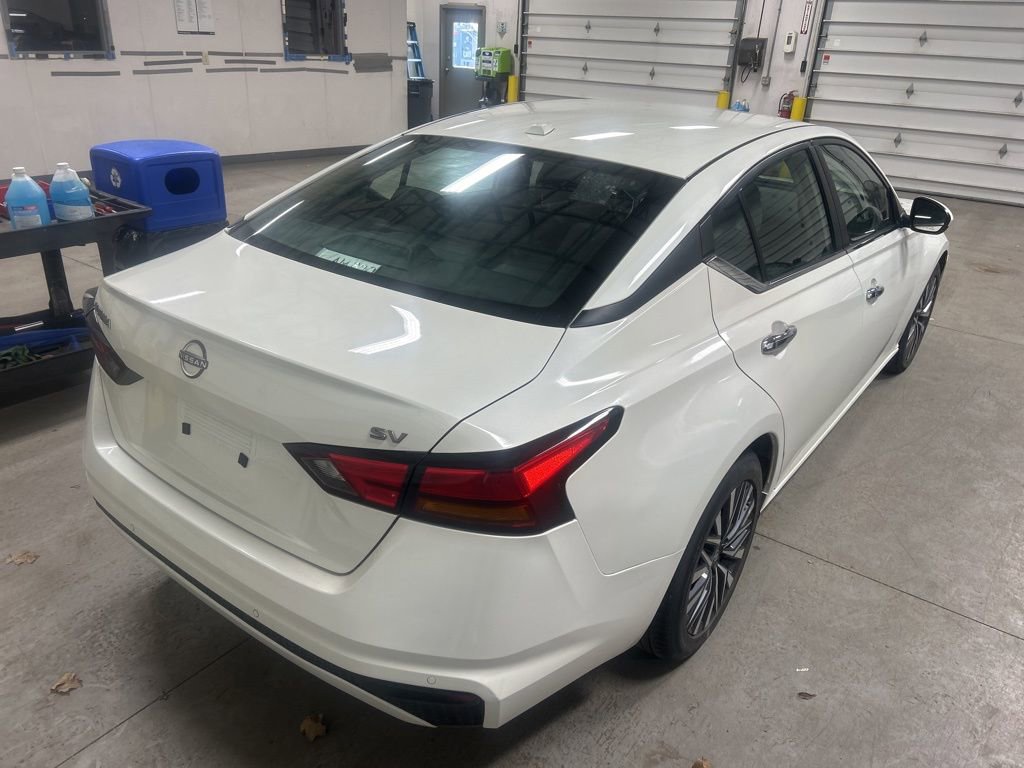 Used 2023 Nissan Altima 2.5 SV image 4