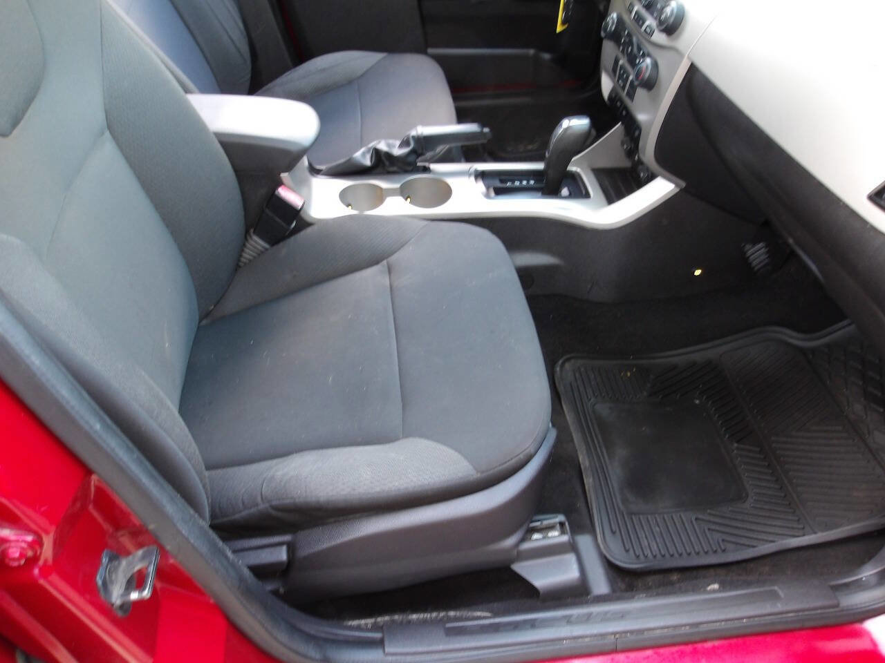 Used 2009 Ford Focus SES FWD image 6