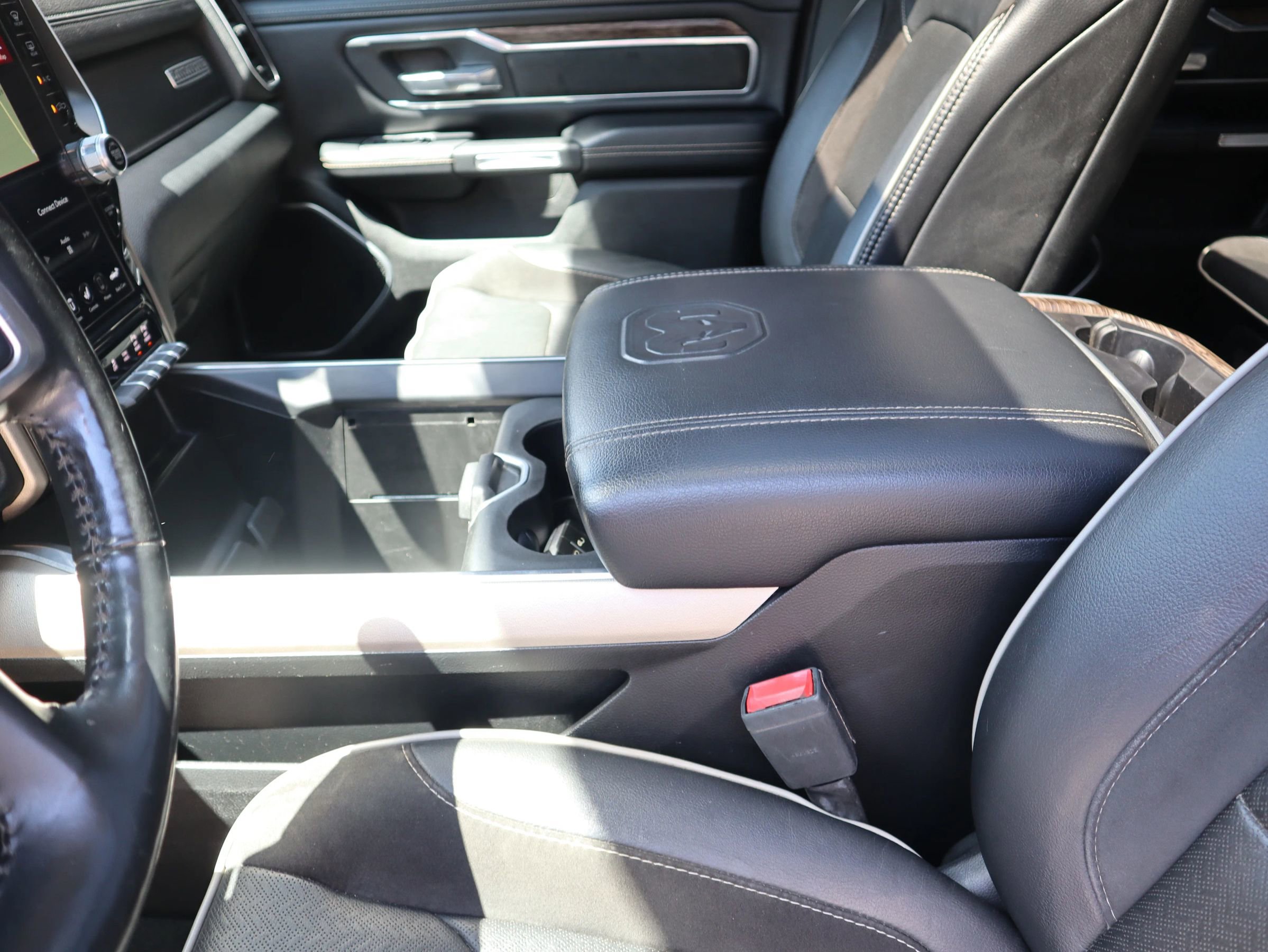 Used 2020 RAM 1500 Laramie image 26