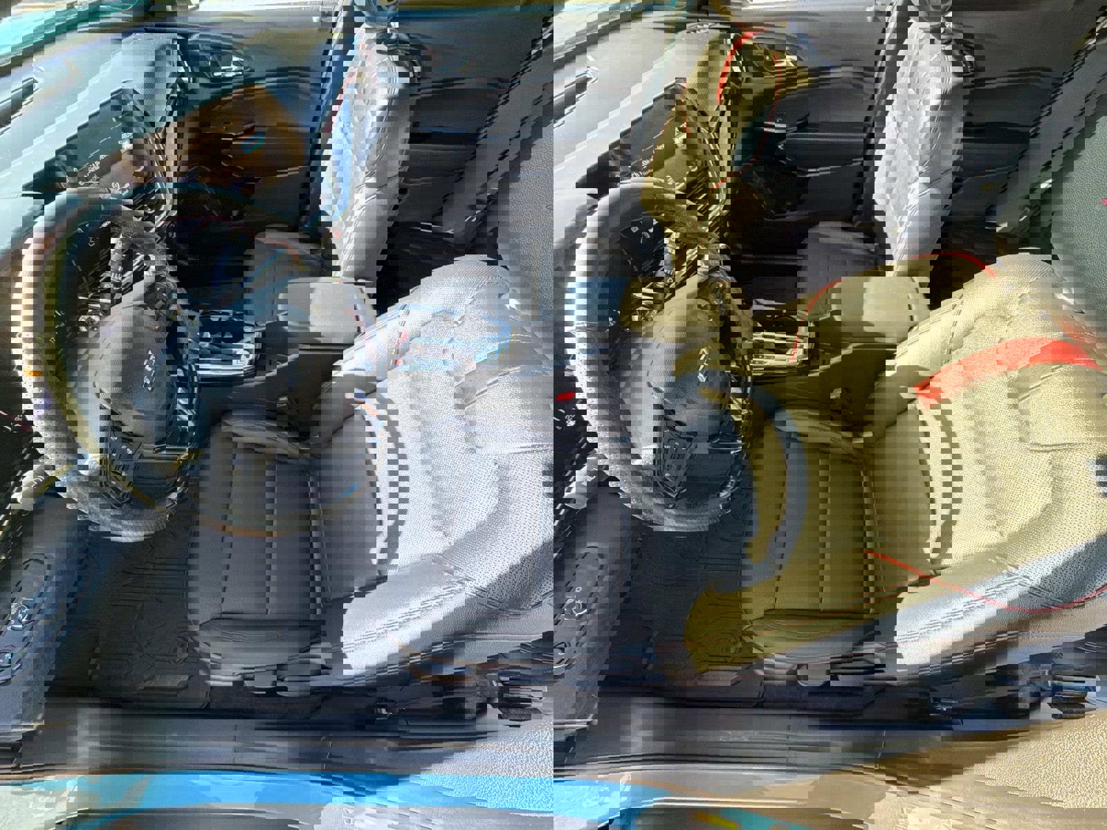 Certified 2025 Chevrolet Trax RS w/ Driver Confidence Package image 3