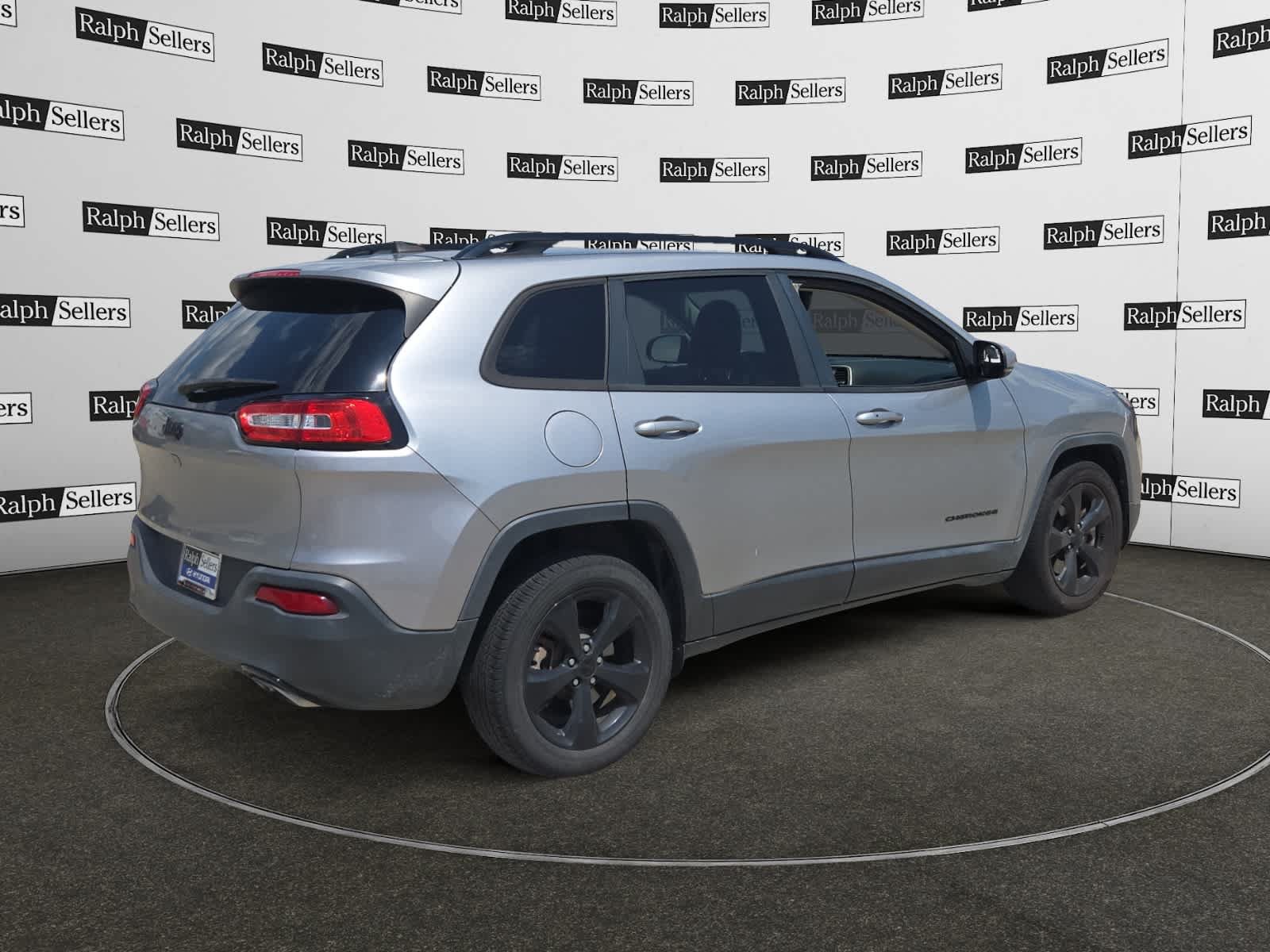 Used 2017 Jeep Cherokee High Altitude FWD image 6