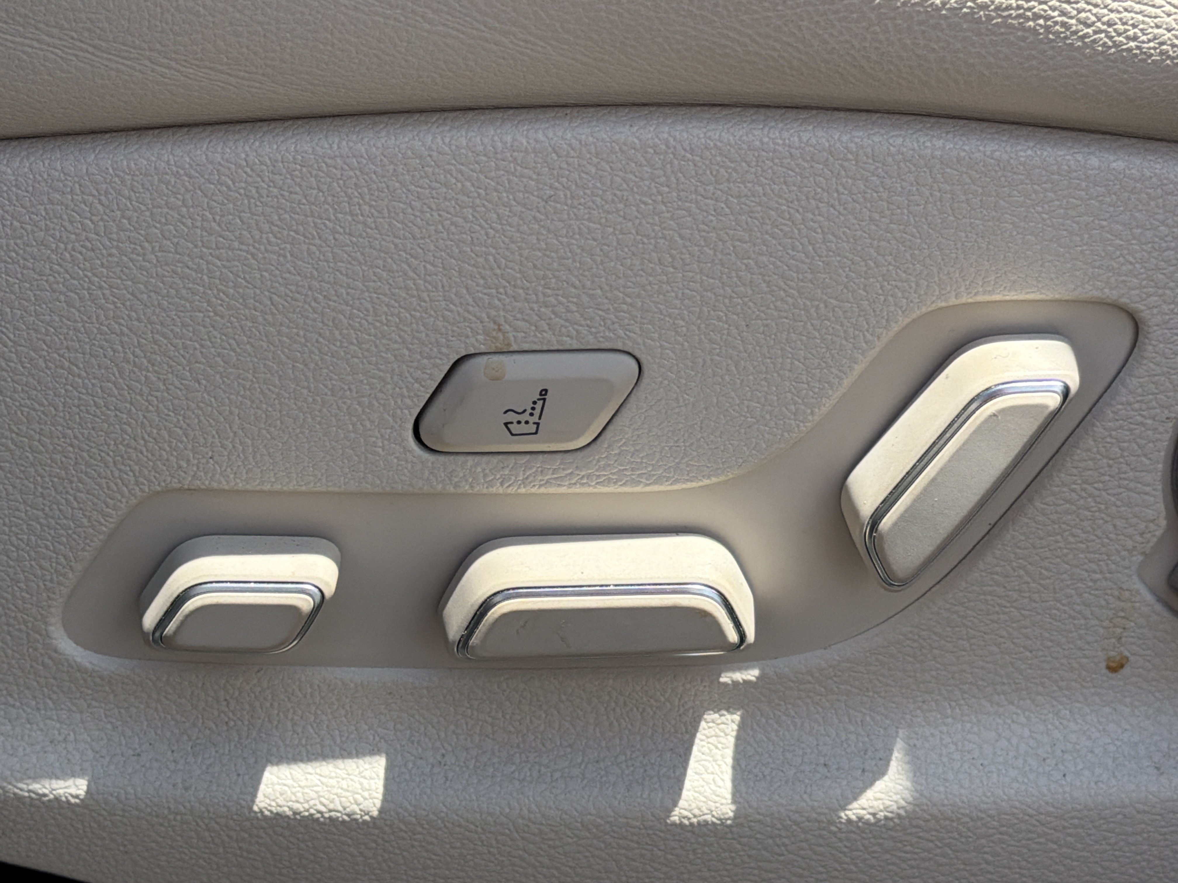 Used 2023 Genesis GV80 3.5T Advanced + AWD/4WD image 19