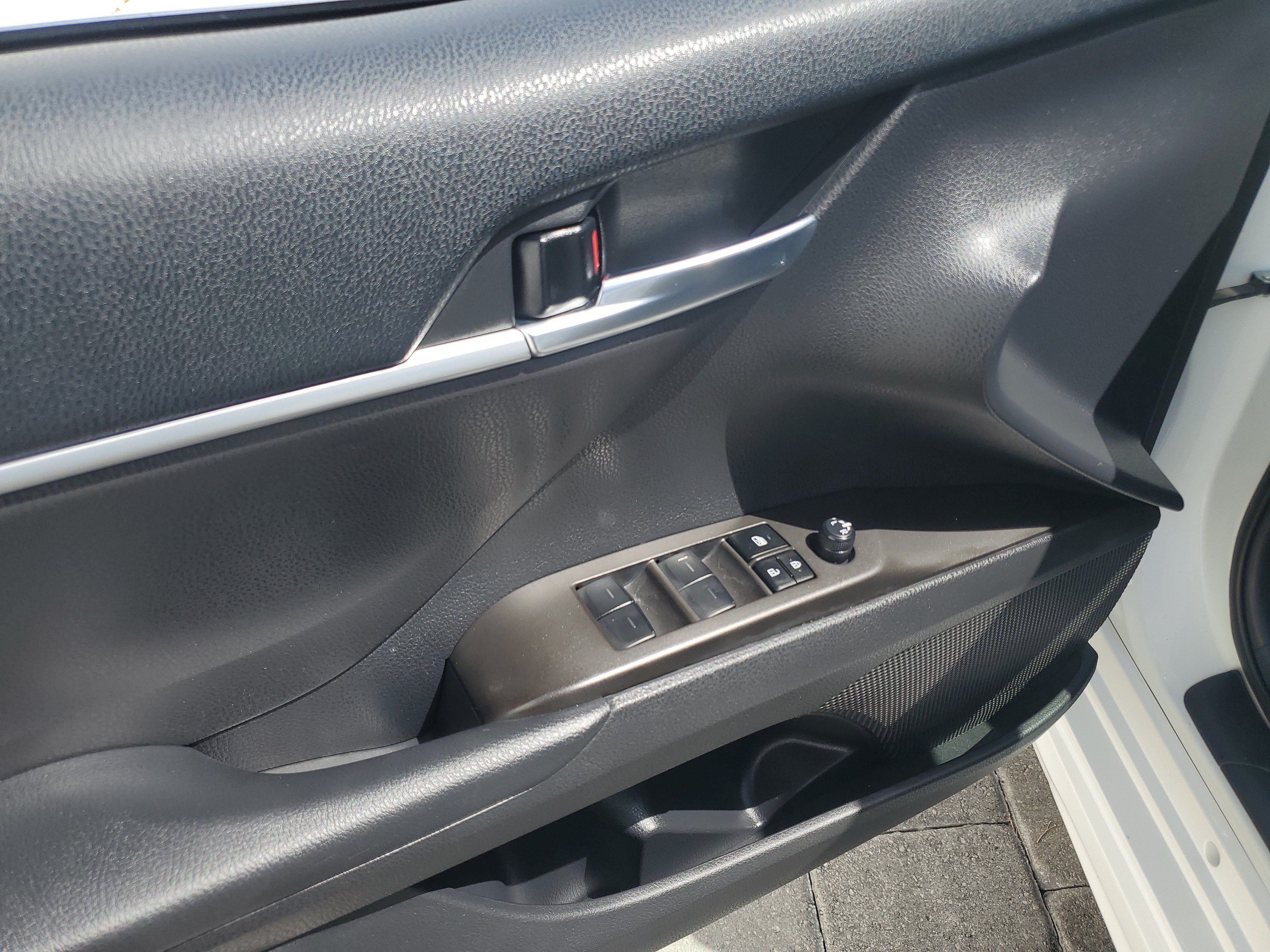 Used 2023 Toyota Camry SE FWD image 17