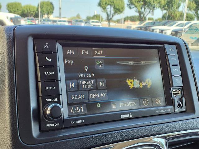 Used 2014 Chrysler Town & Country Touring FWD image 6