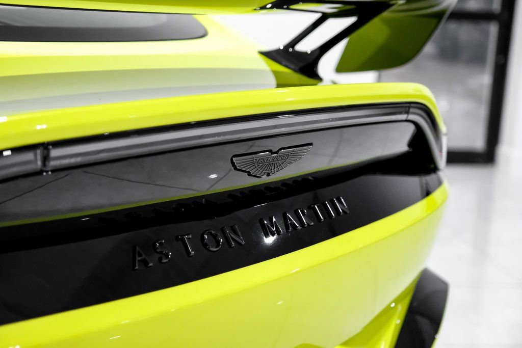 Used 2023 Aston Martin V12 Vantage image 38