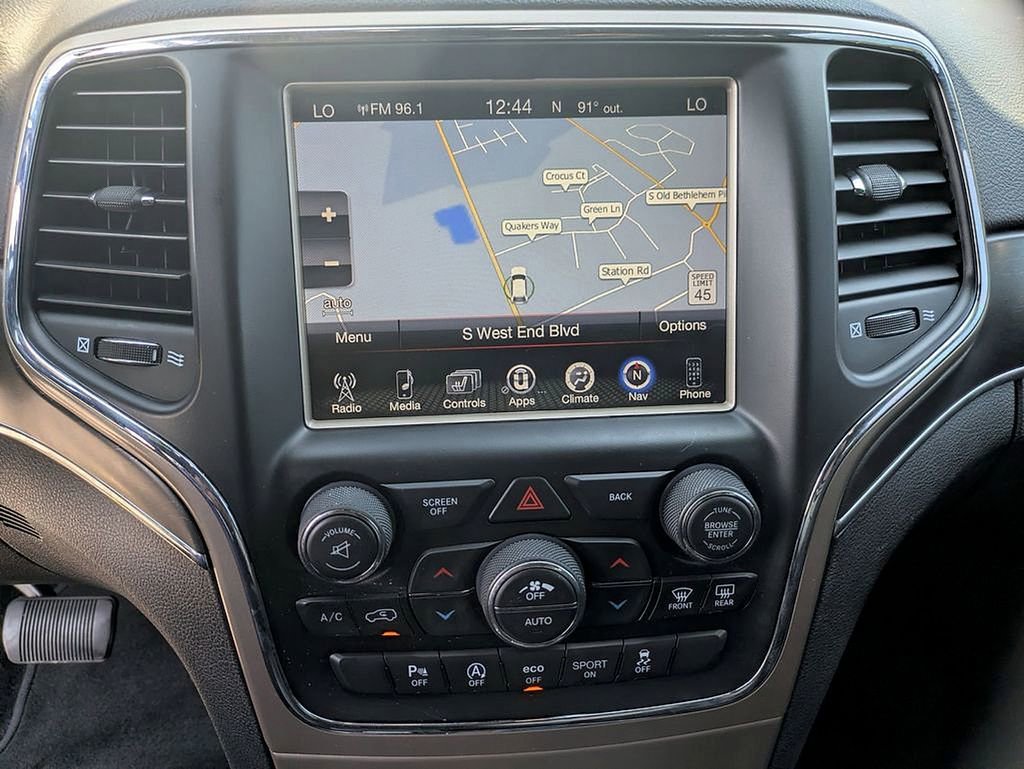 Used 2017 Jeep Grand Cherokee Limited AWD/4WD image 17