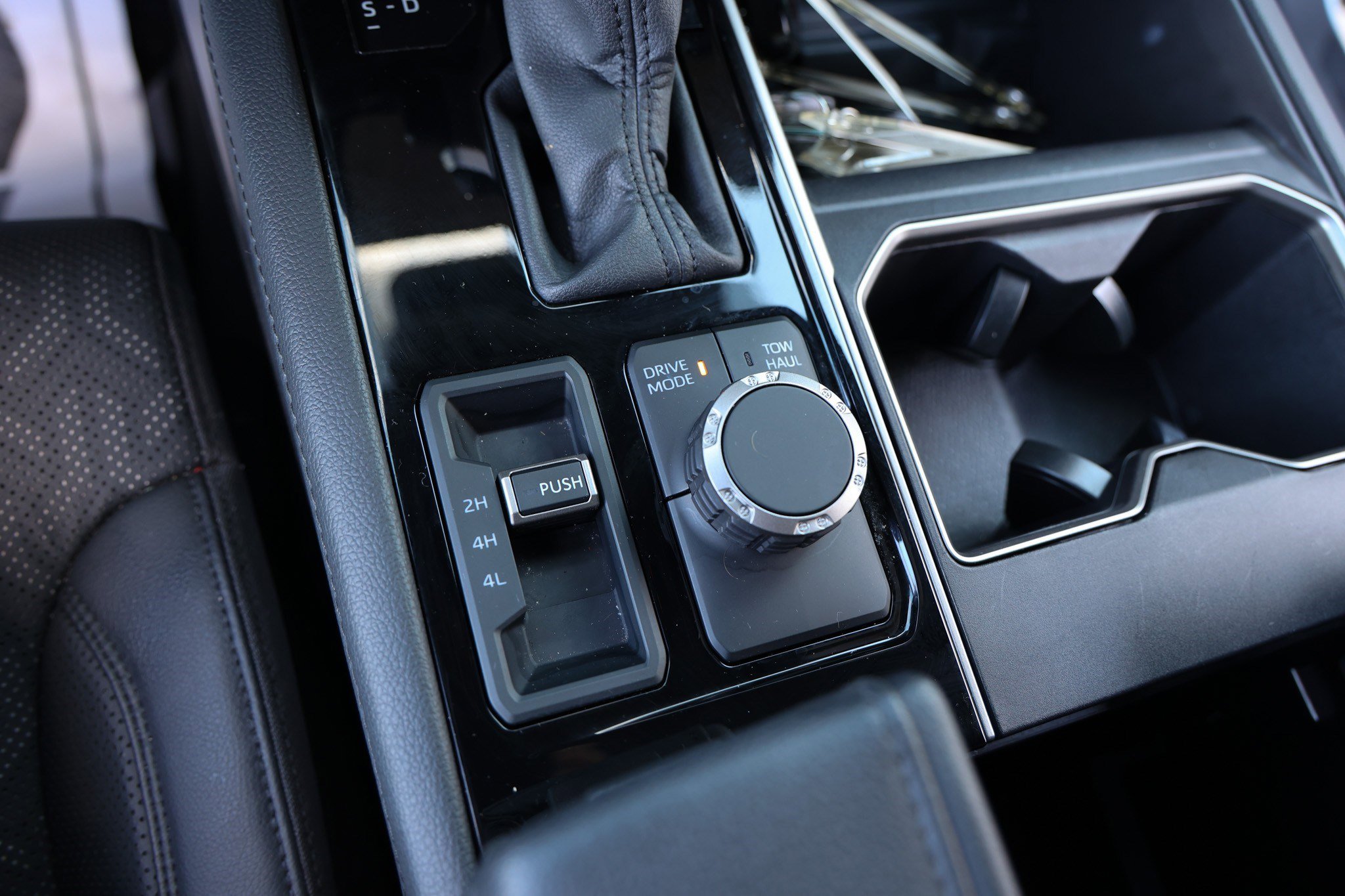 Used 2025 Toyota Tundra Limited image 30