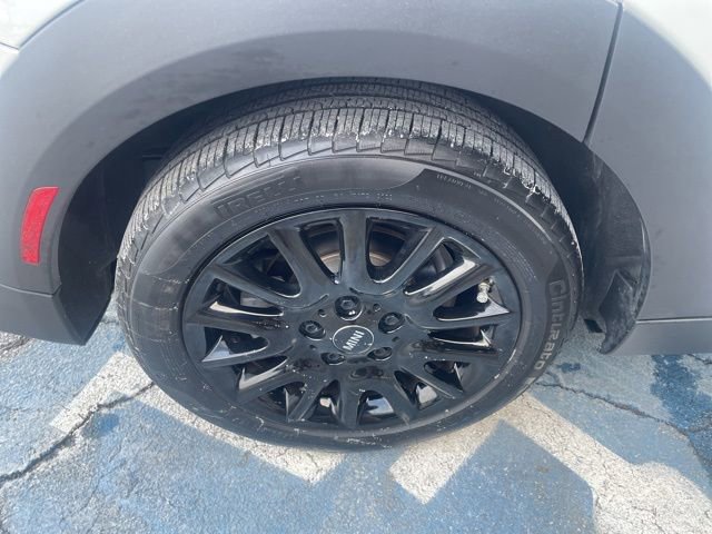 Certified 2023 MINI Cooper 4-Door Hardtop image 9