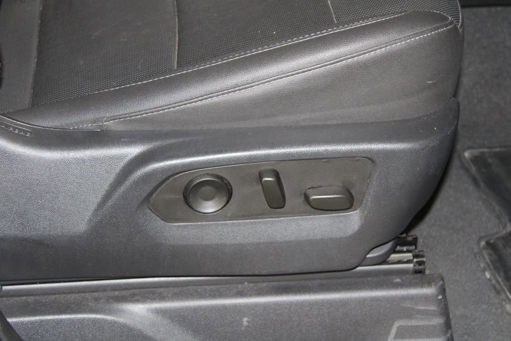 Used 2023 Chevrolet Silverado 1500 LTZ w/ LTZ Premium Package image 29