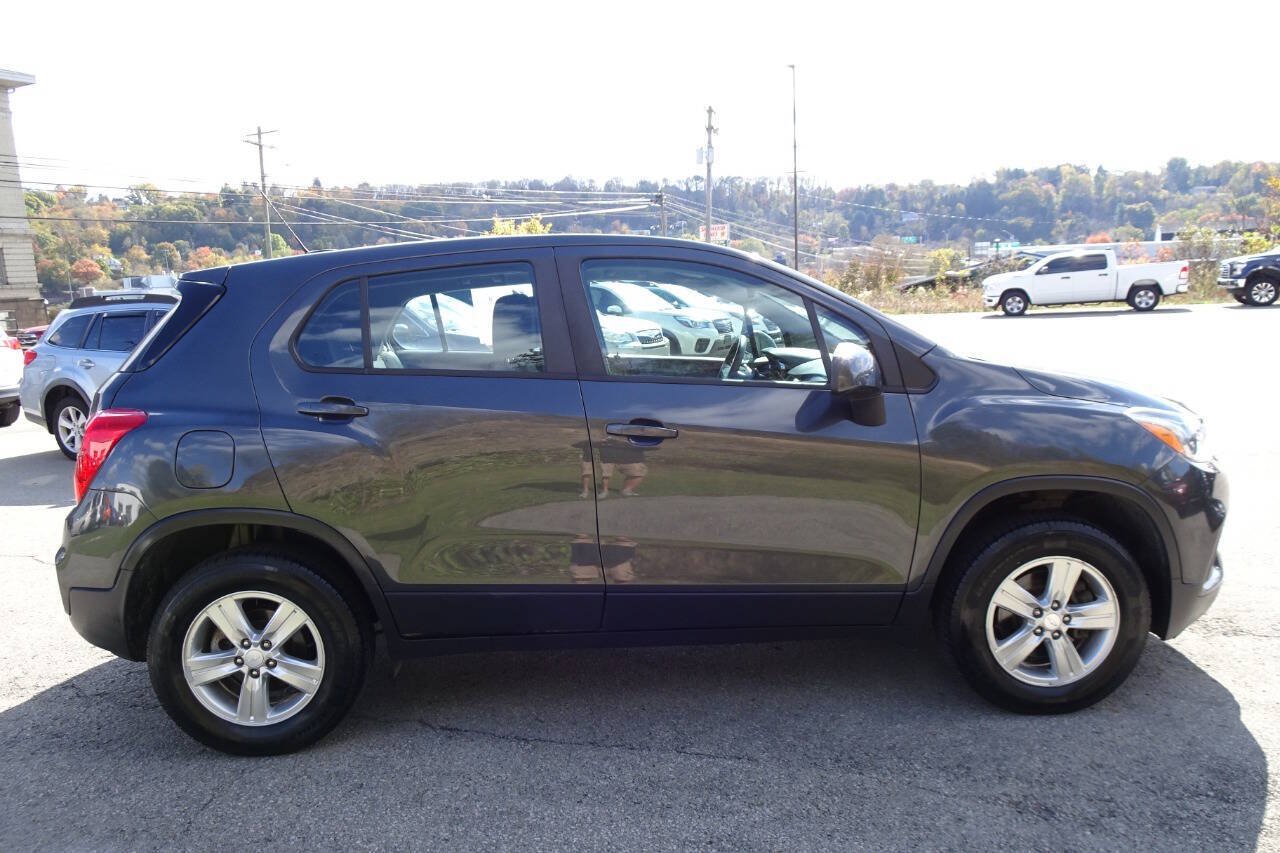 Used 2019 Chevrolet Trax LS AWD/4WD image 5