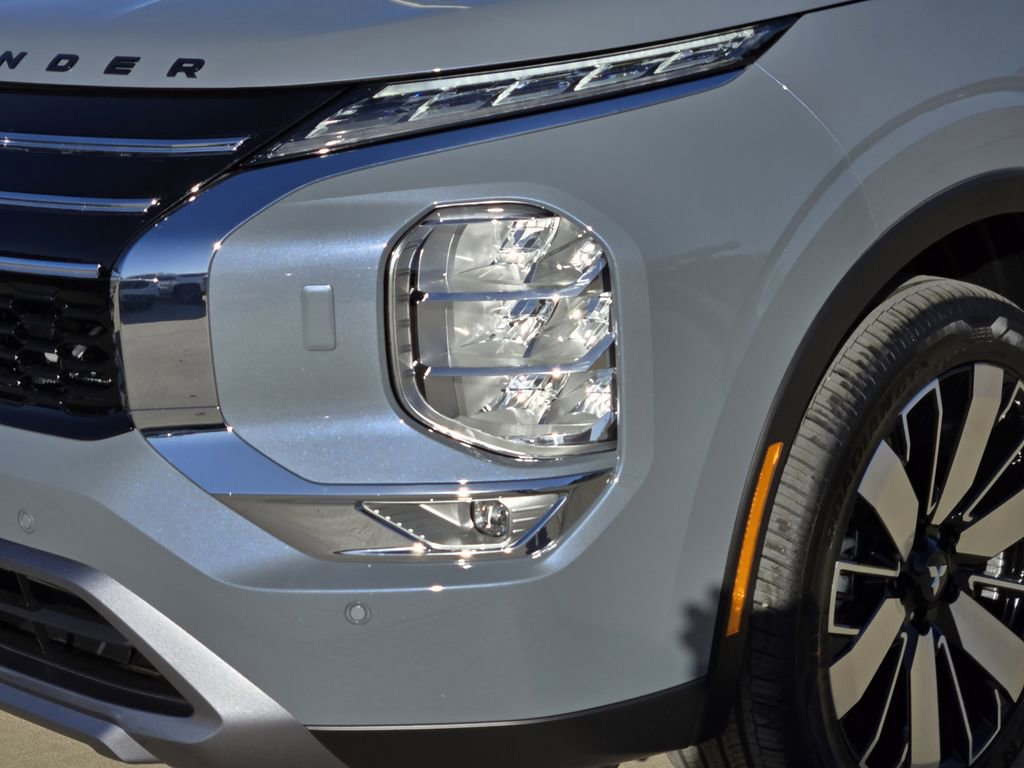 New 2026 Mitsubishi Outlander SE image 6