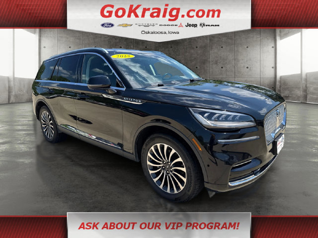 Used 2023 Lincoln Aviator Reserve w/ Elements Package Plus AWD/4WD image 3