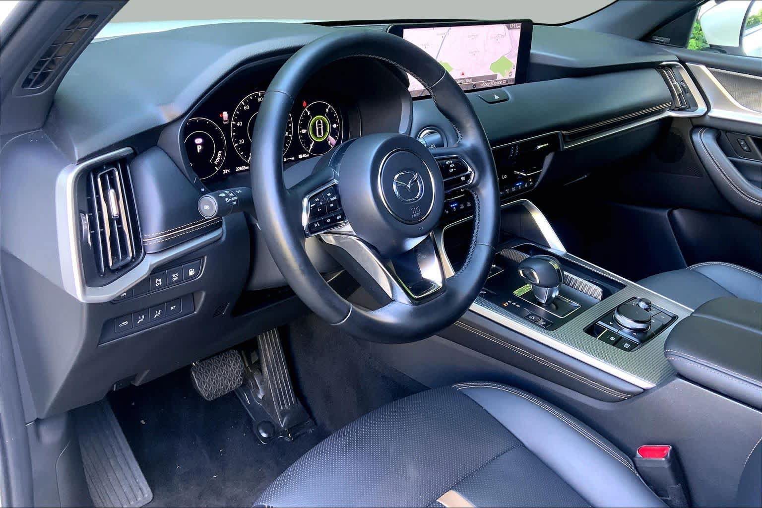 Certified 2024 MAZDA CX-90 Plug-In Hybrid w/ Premium Plus AWD/4WD image 18