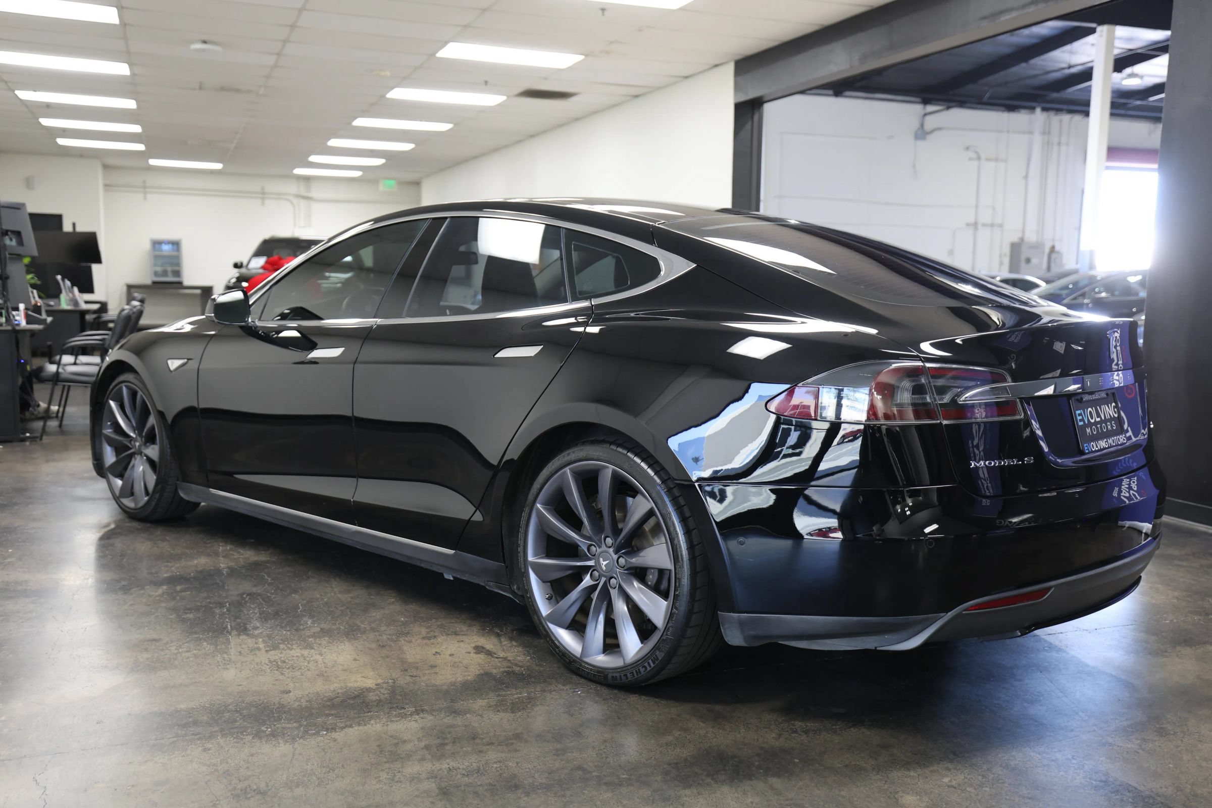 Used 2015 Tesla Model S 70D AWD/4WD image 9