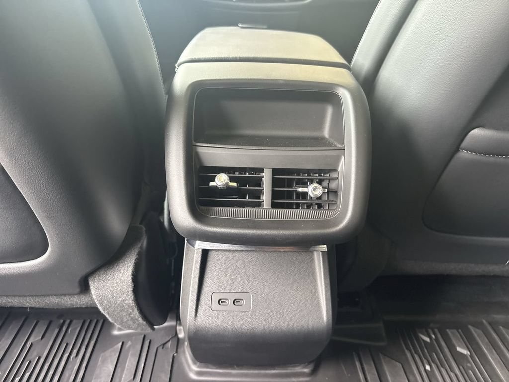Certified 2025 Cadillac Lyriq Luxury AWD/4WD image 22