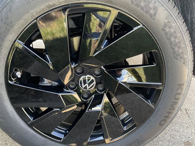 New 2026 Volkswagen Atlas SE image 11