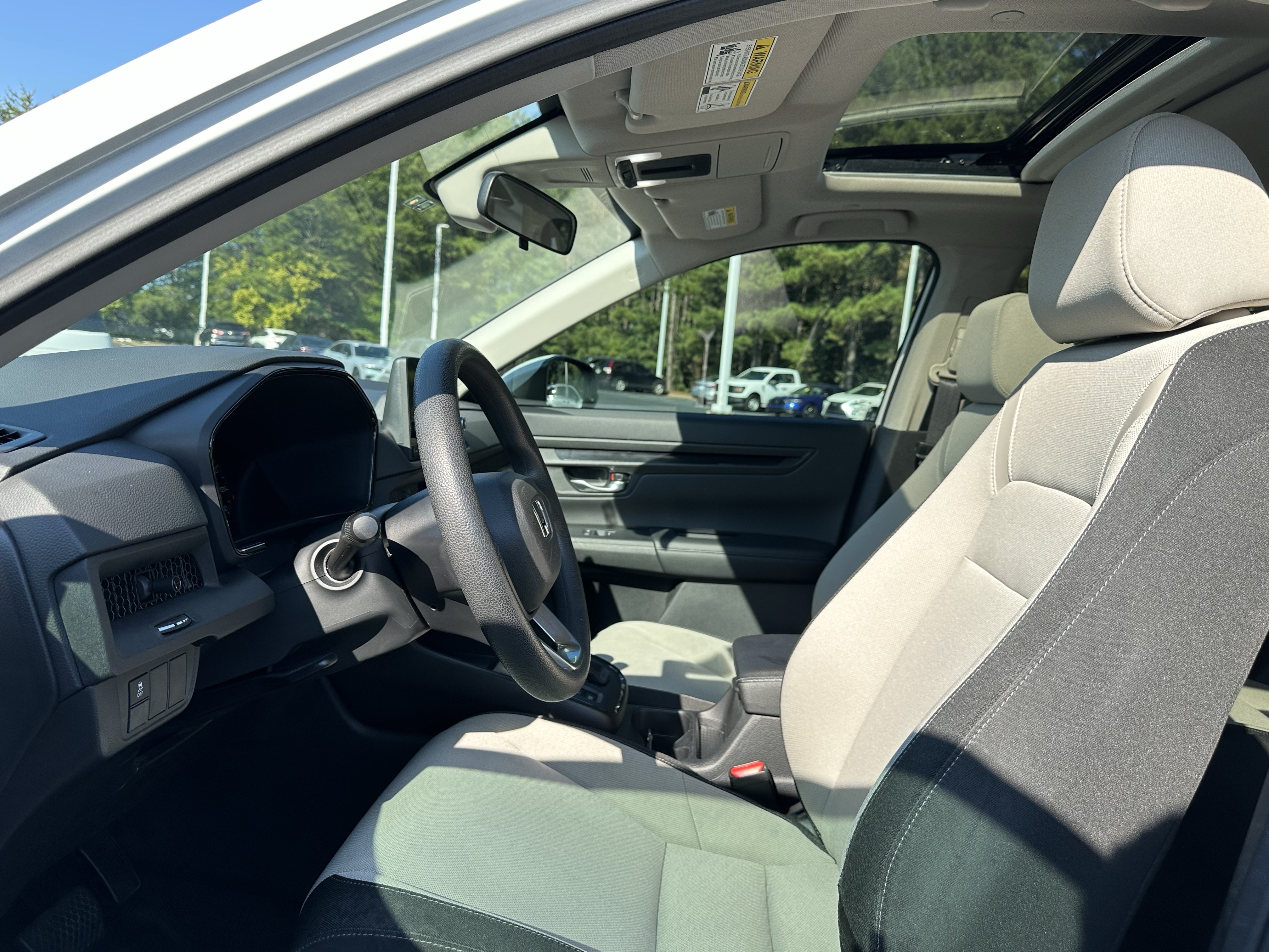 Used 2023 Honda CR-V EX image 7