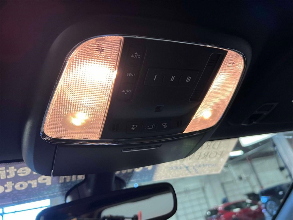 Used 2022 Jeep Grand Cherokee Laredo X image 26