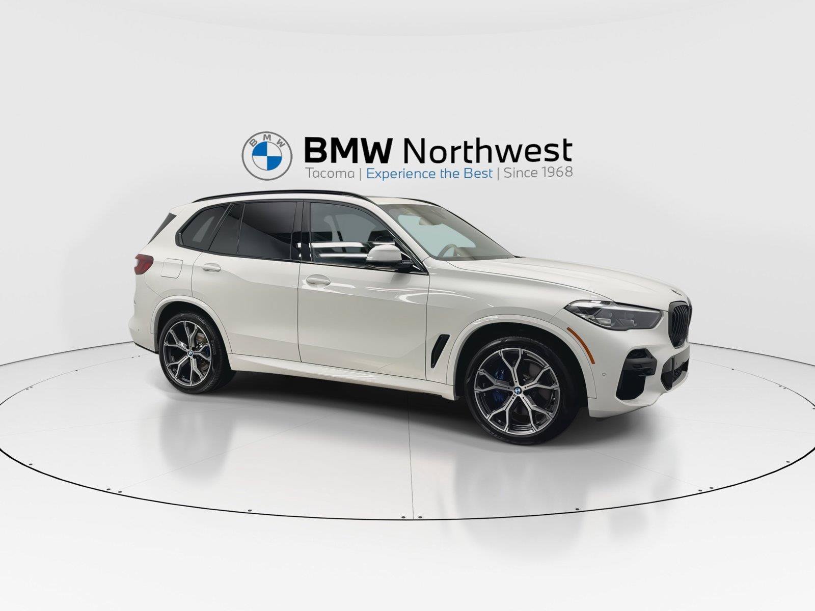 Used 2023 BMW X5 xDrive40i w/ M Sport Package AWD/4WD image 6