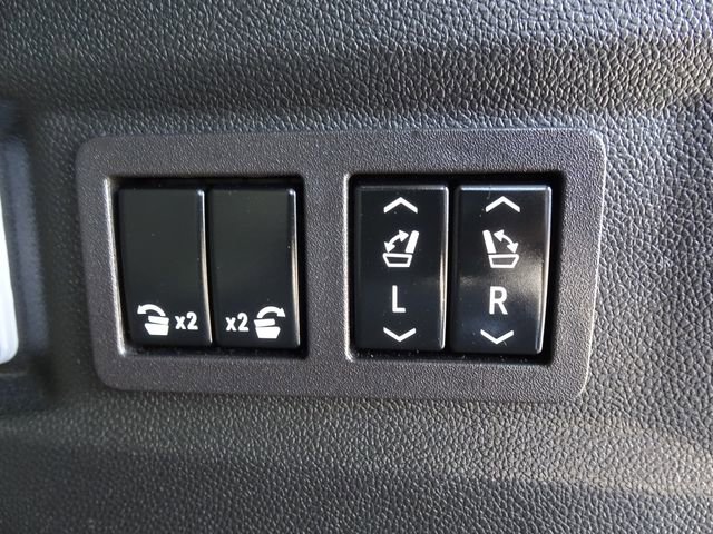 Used 2023 Chevrolet Tahoe Premier AWD/4WD image 34