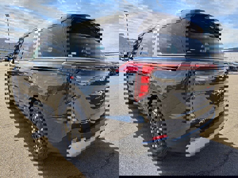 New 2026 Kia Carnival LXS image 4