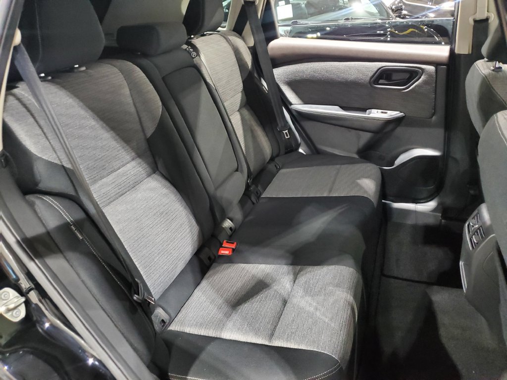 Used 2021 Nissan Rogue S FWD image 19